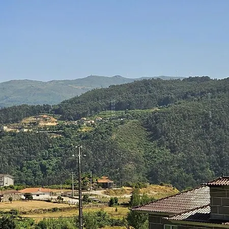 Casa Boucinhas بيت للعطل *