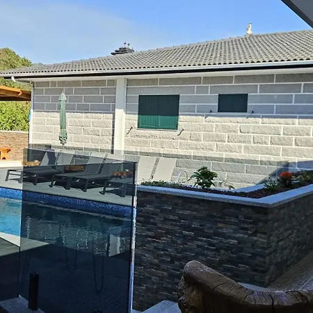 Casa Boucinhas * Sao Sebastiao de Penha Longa